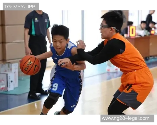 姚明走访学校传递篮球精神激励年轻学子追逐梦想