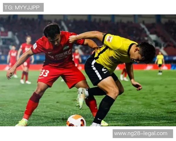 中超激战里昂大胜尤文图斯帽子戏法引发争议判罚全场沸腾